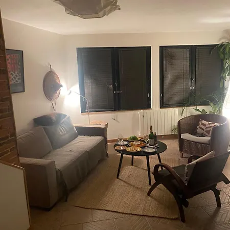 A 150 Pas Du Capitole!