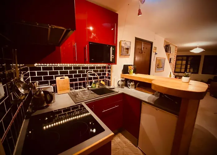 A 150 Pas Du Capitole!